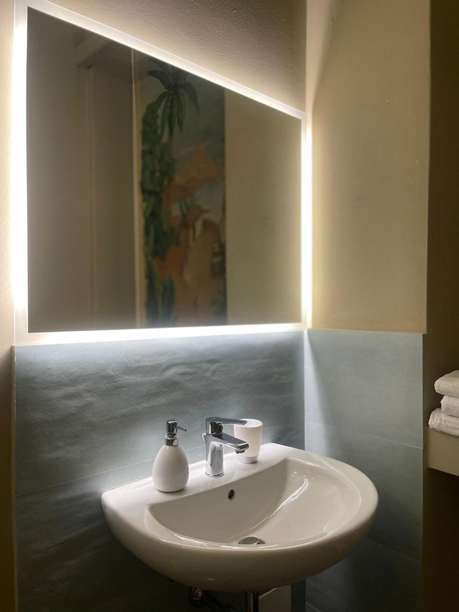 B&B Piazza Duomo Al 55 Voghera Luaran gambar